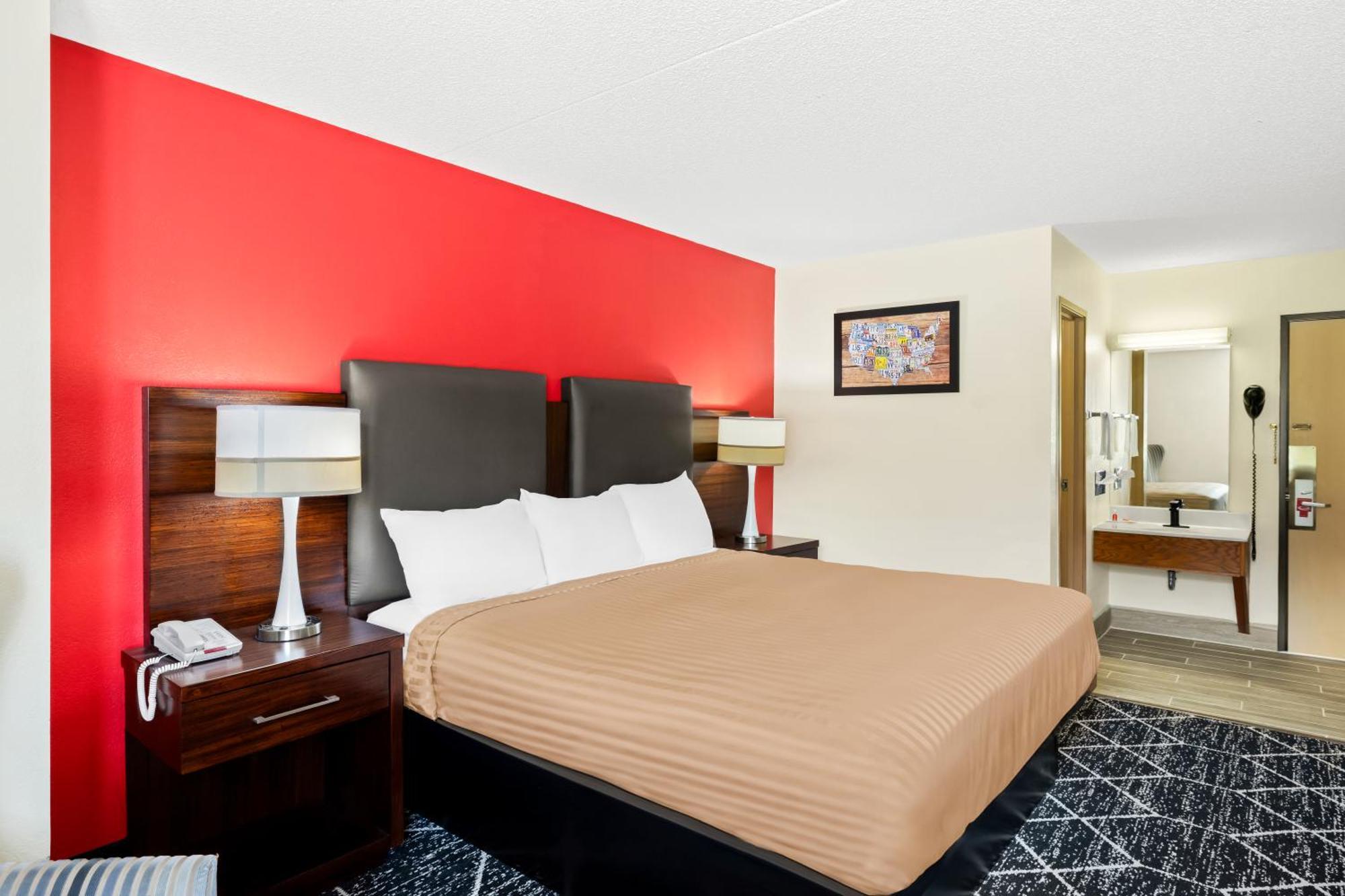 Econo Lodge *