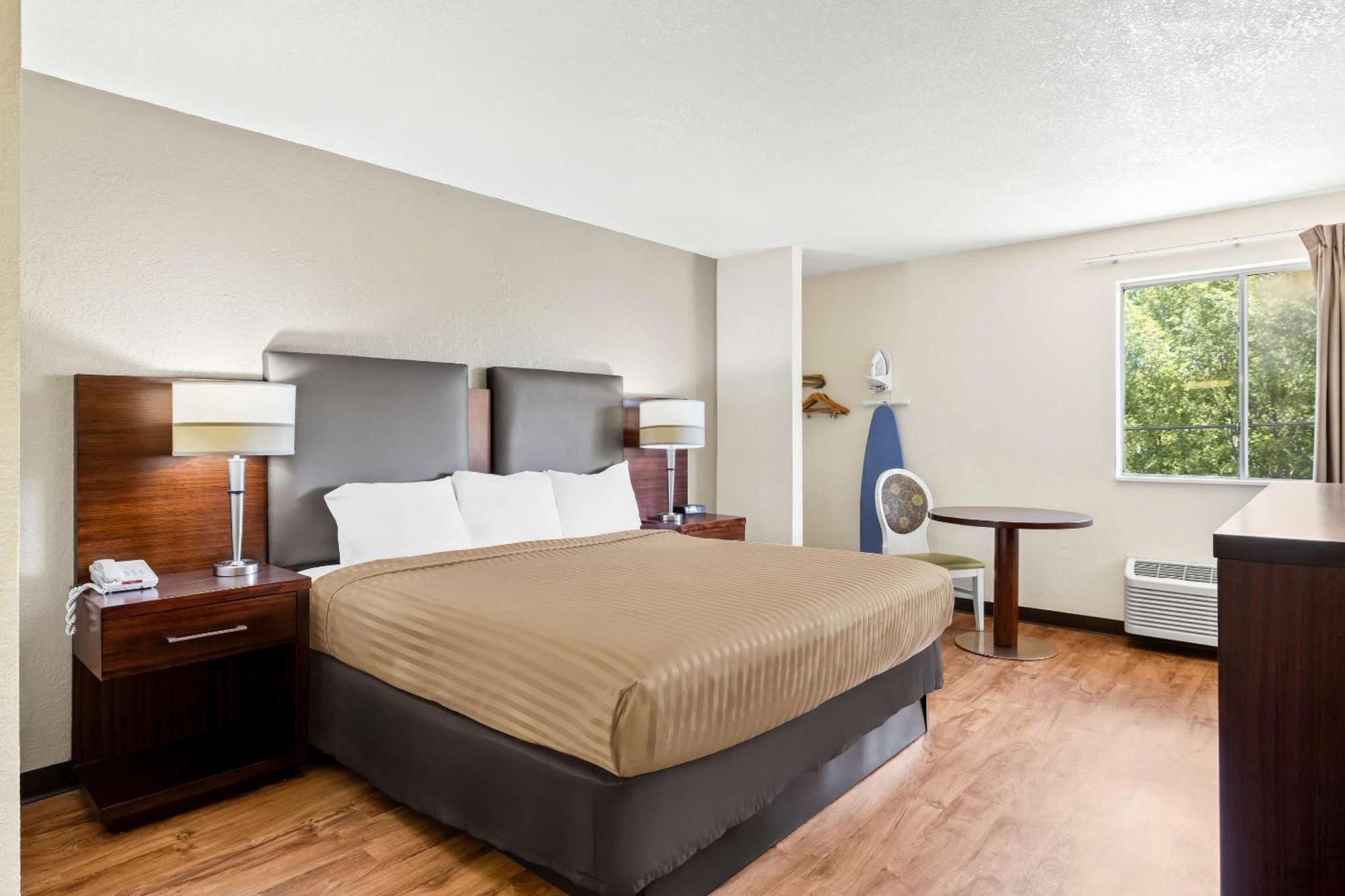 Econo Lodge Emporia