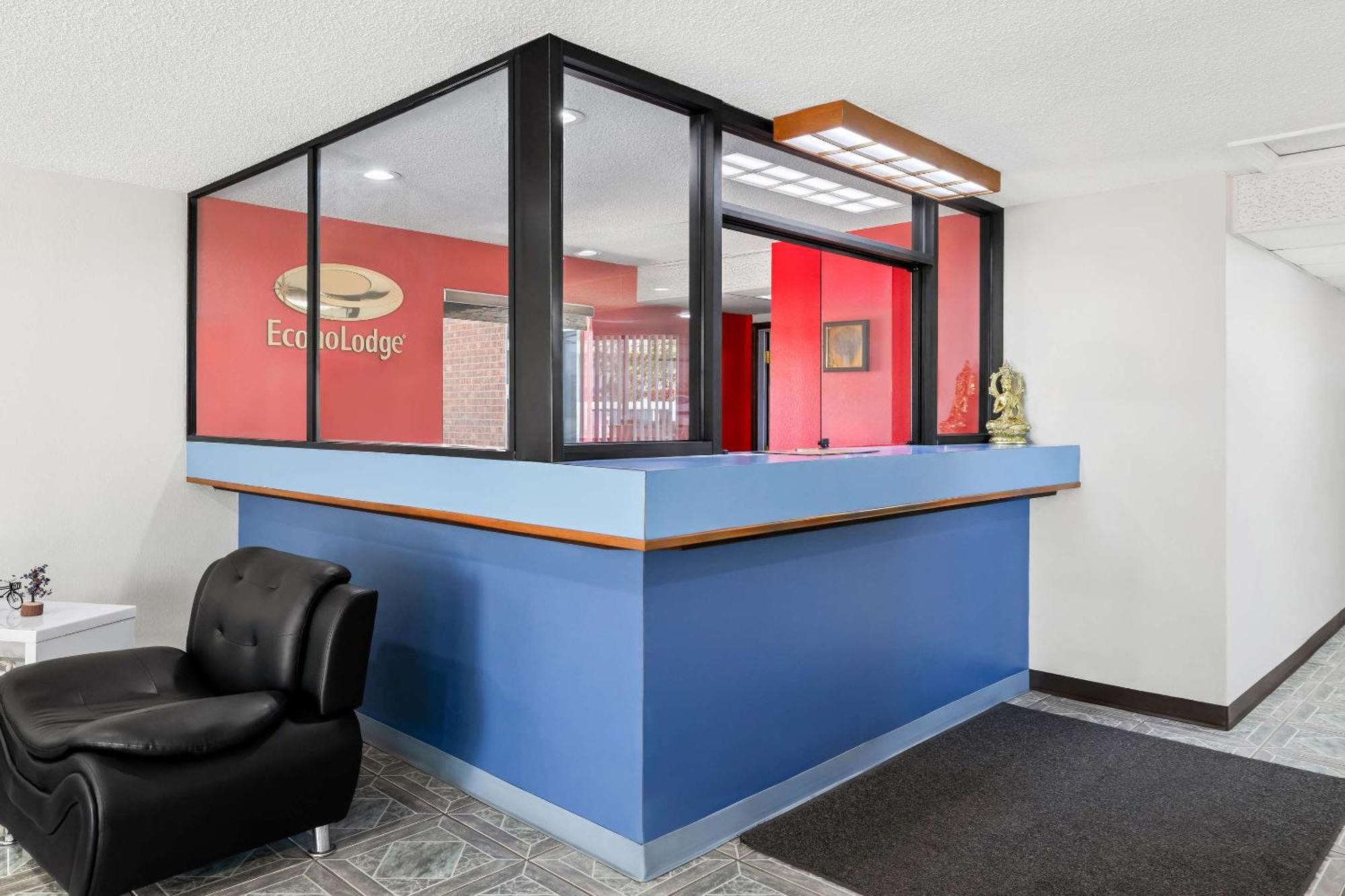 Econo Lodge Emporia
