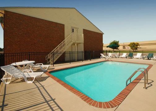 Lodge Econo Emporia